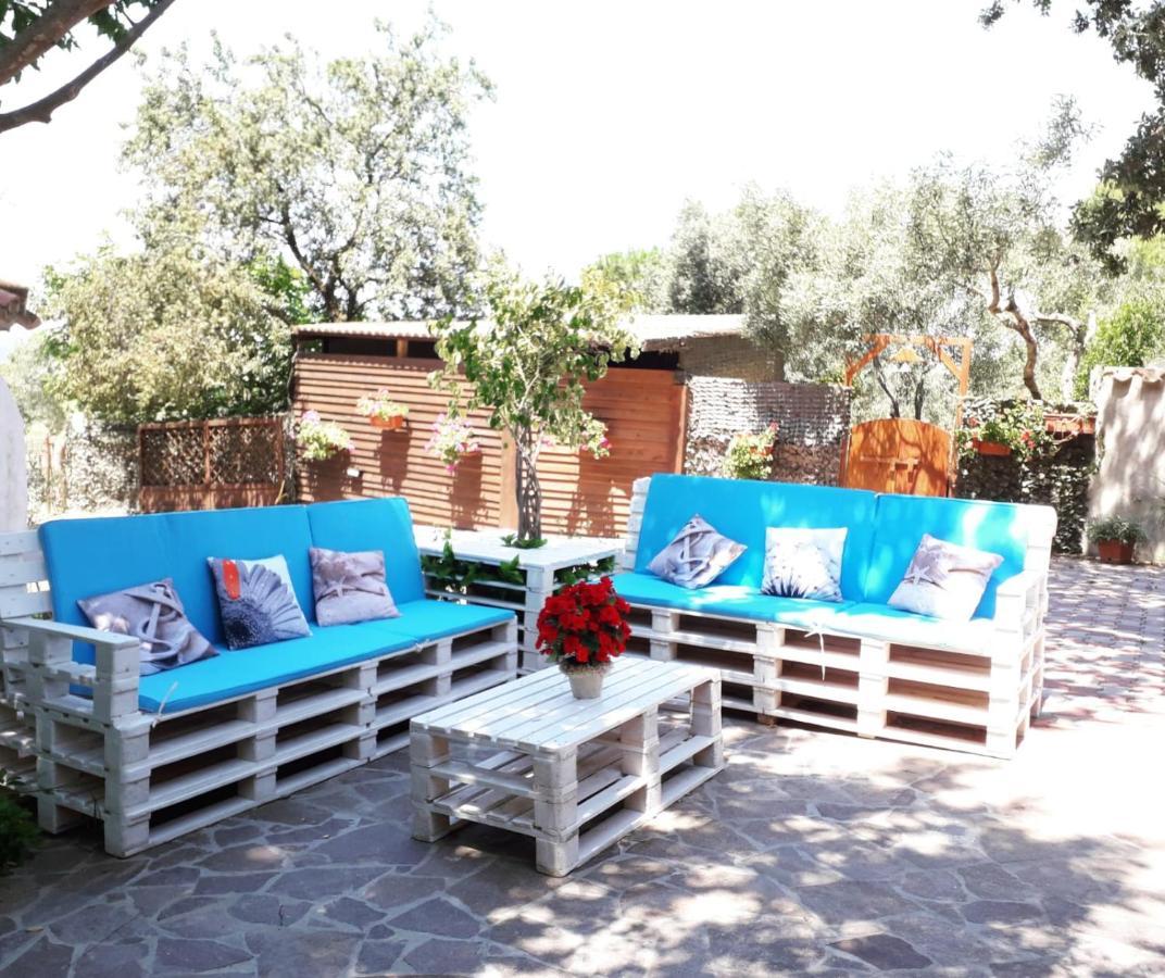 B&B Il Girasole SantʼAnna Arresi Kültér fotó