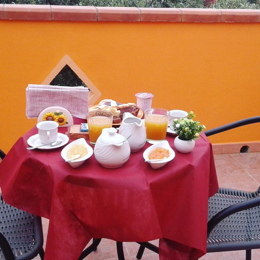 B&B Il Girasole SantʼAnna Arresi Kültér fotó