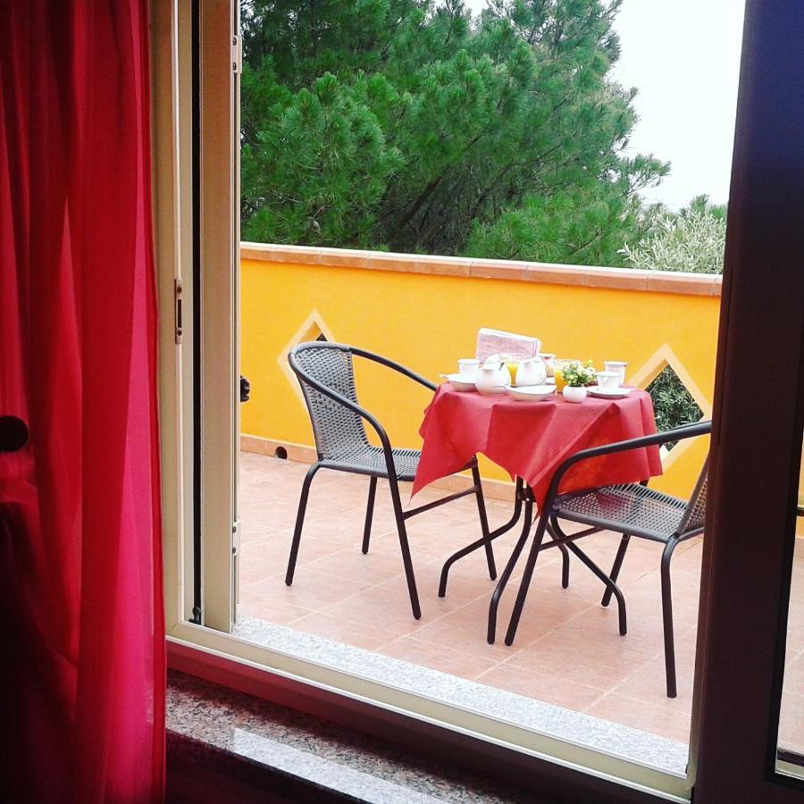 B&B Il Girasole SantʼAnna Arresi Kültér fotó
