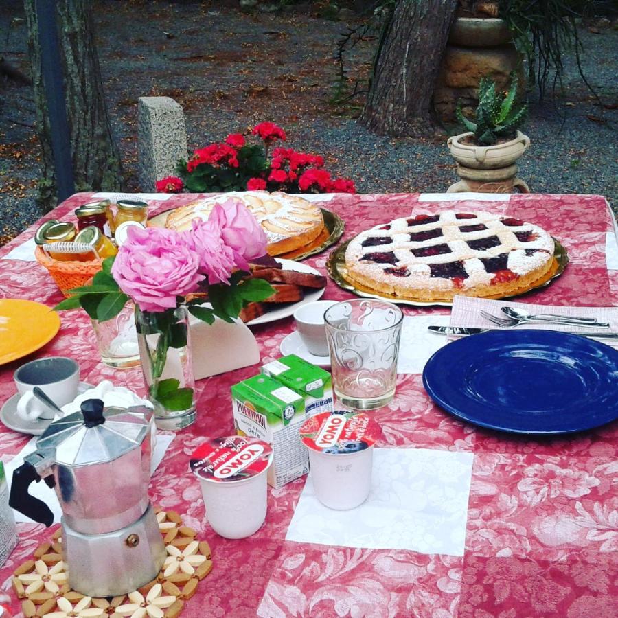 B&B Il Girasole SantʼAnna Arresi Kültér fotó