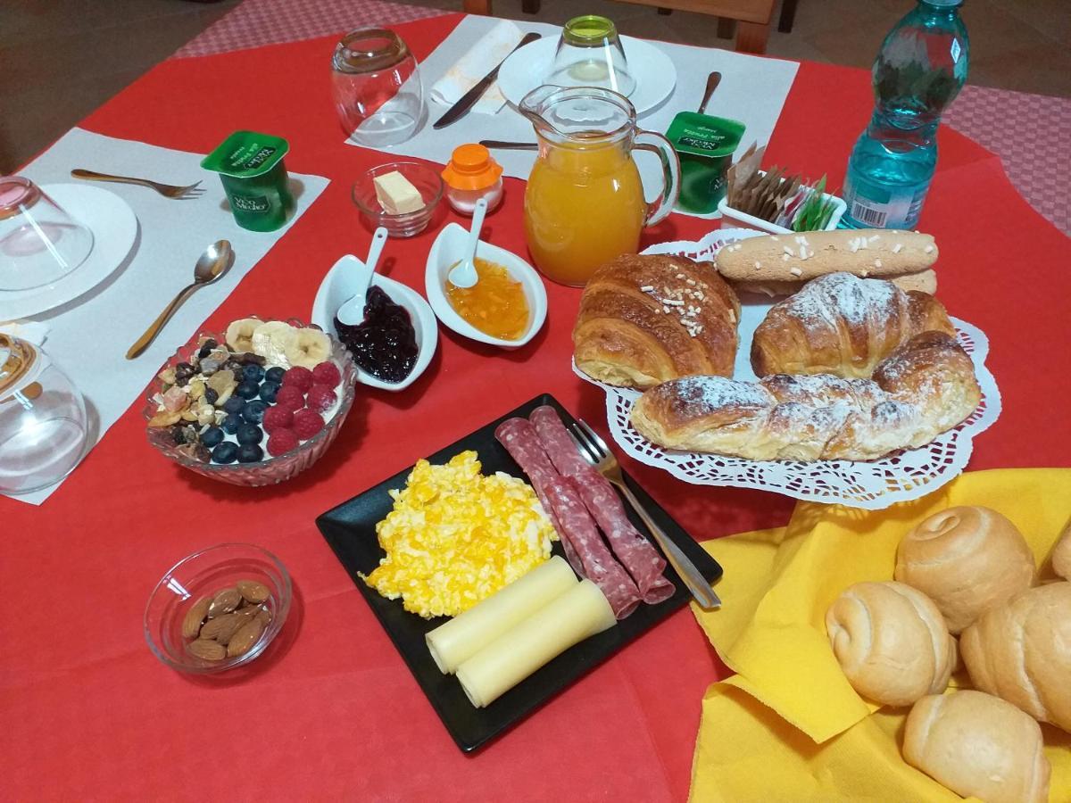 B&B Il Girasole SantʼAnna Arresi Kültér fotó