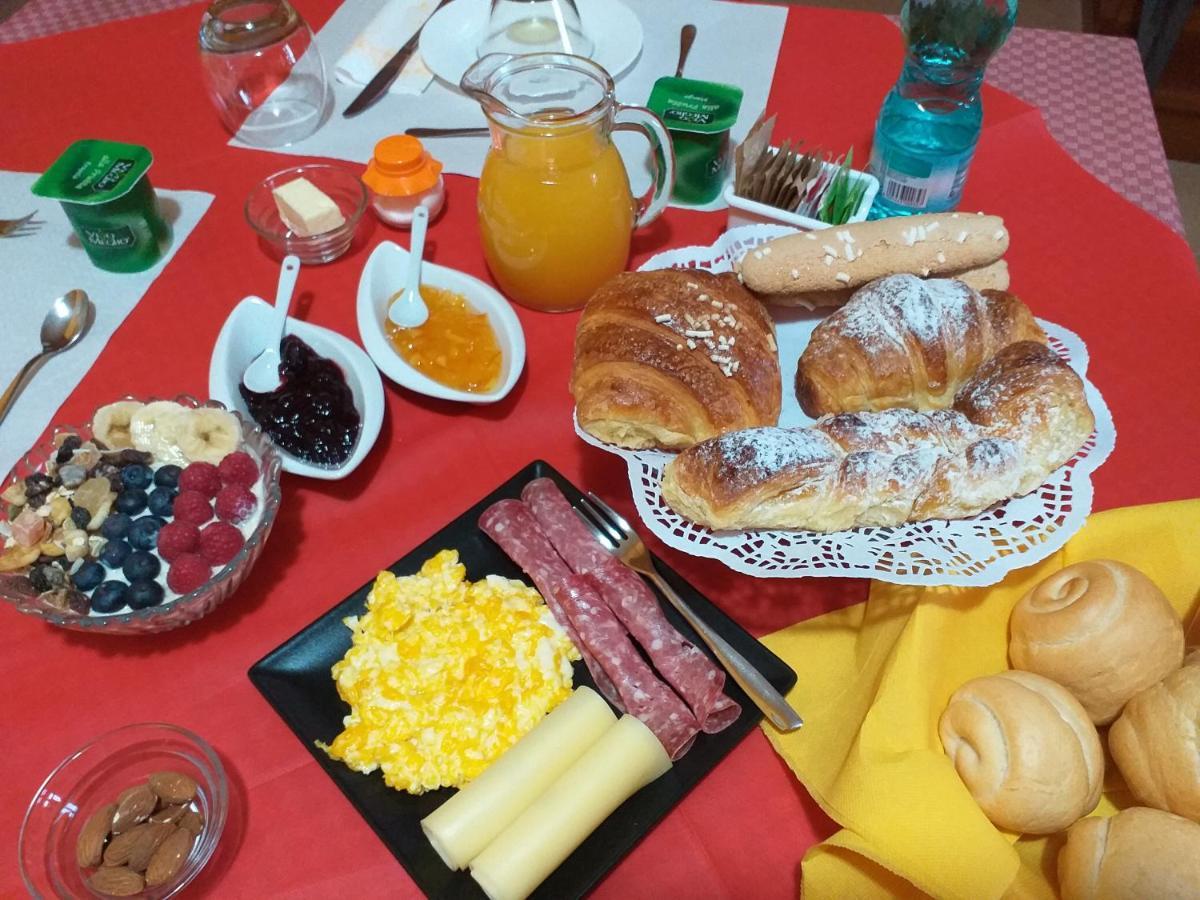 B&B Il Girasole SantʼAnna Arresi Kültér fotó