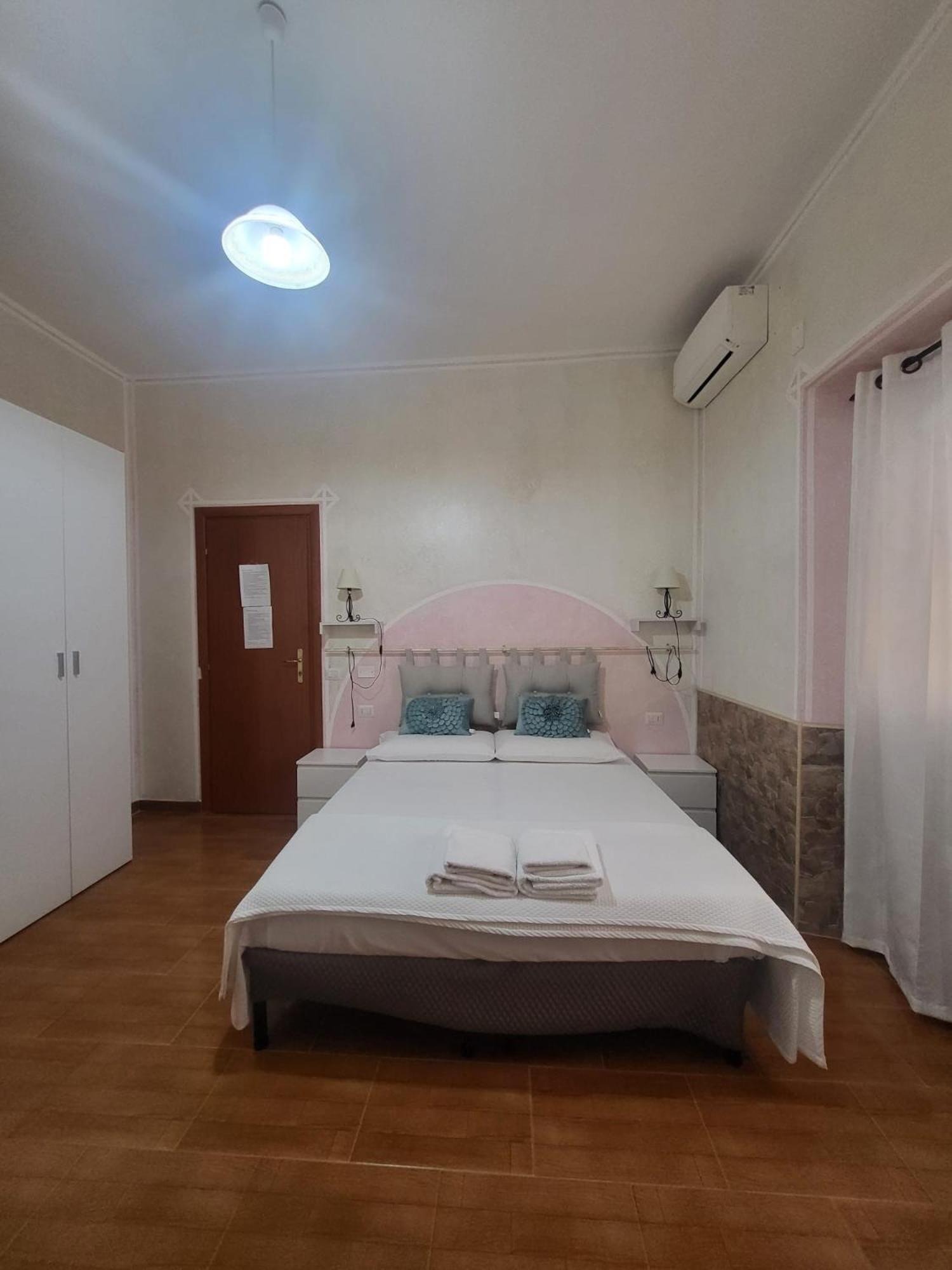 B&B Il Girasole SantʼAnna Arresi Kültér fotó