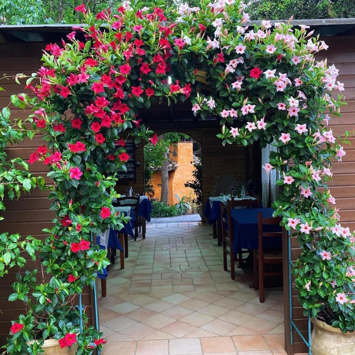 B&B Il Girasole SantʼAnna Arresi Kültér fotó
